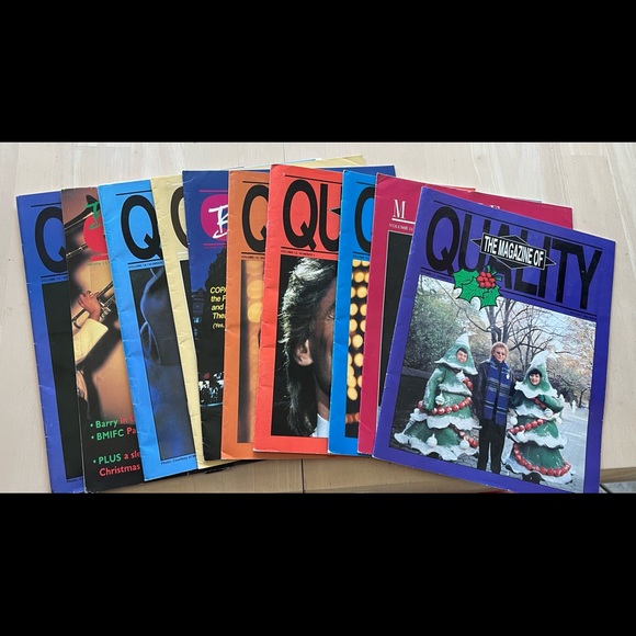 Barry Manilow 10 fan club magazine/ newsletter set - 1990-1994. VG condition. - Picture 1 of 4